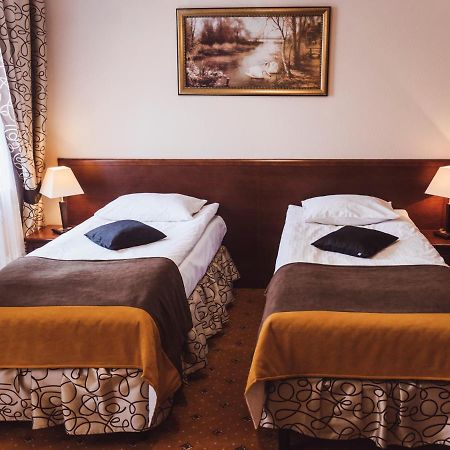Hotel Osjann Бяла-Подляска Экстерьер фото