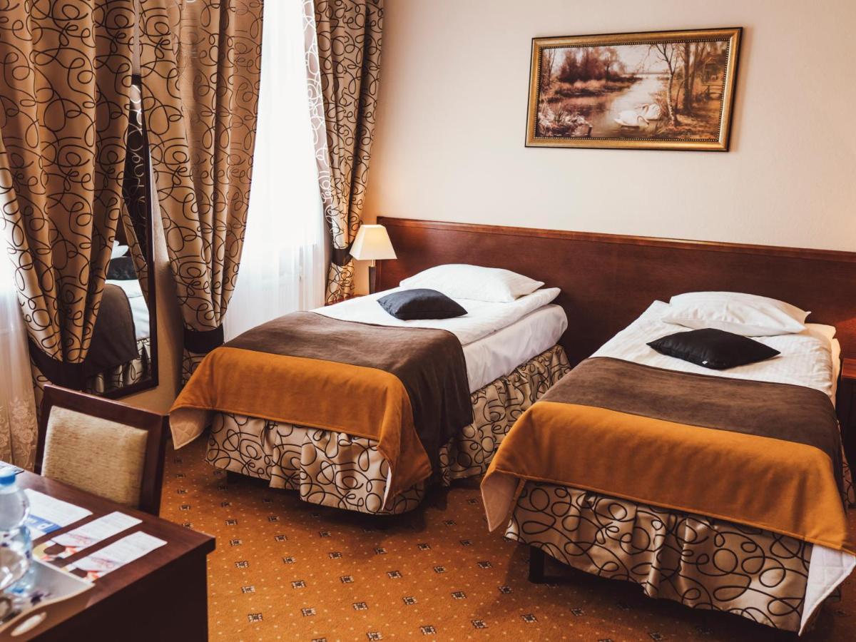 Hotel Osjann Бяла-Подляска Экстерьер фото