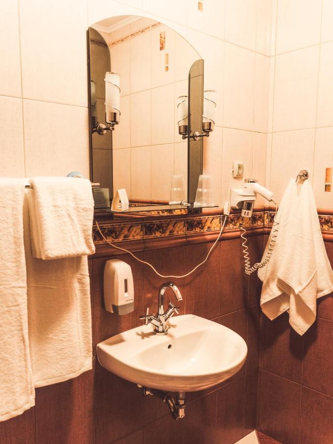 Hotel Osjann Бяла-Подляска Экстерьер фото