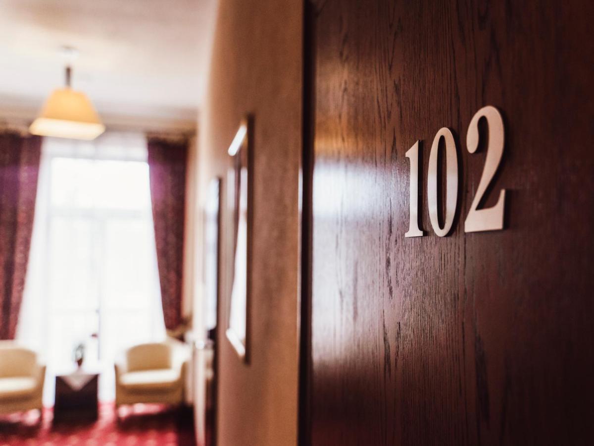 Hotel Osjann Бяла-Подляска Экстерьер фото