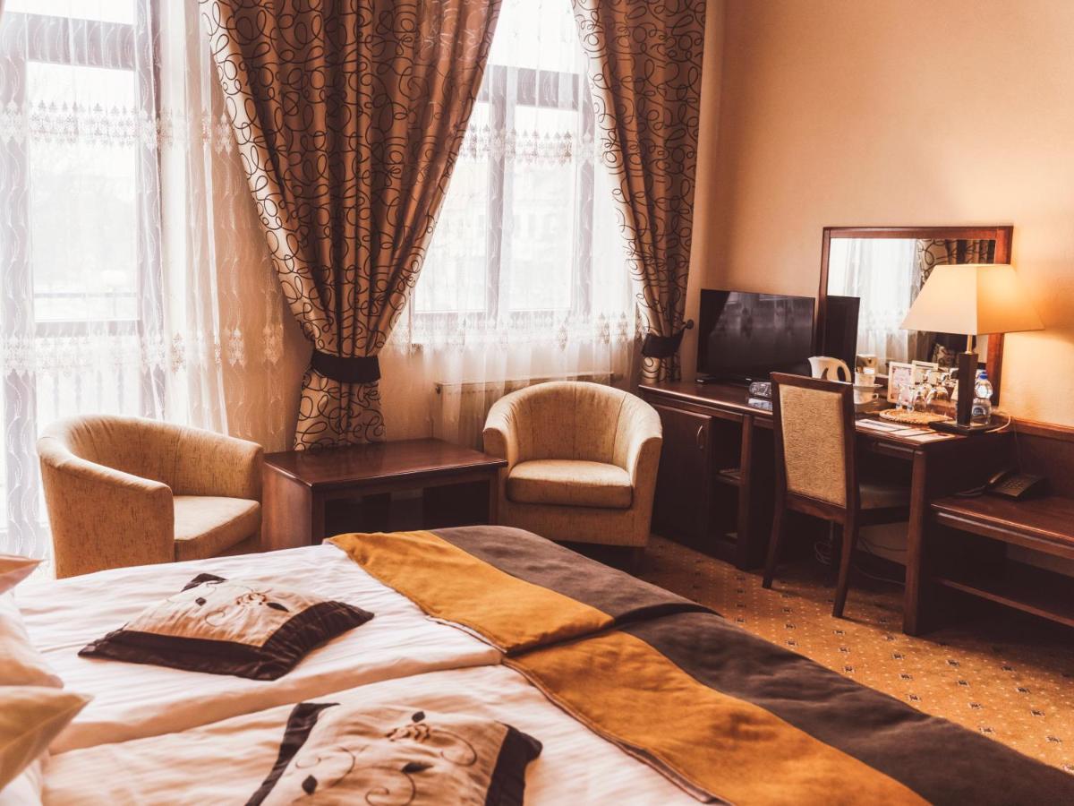 Hotel Osjann Бяла-Подляска Экстерьер фото