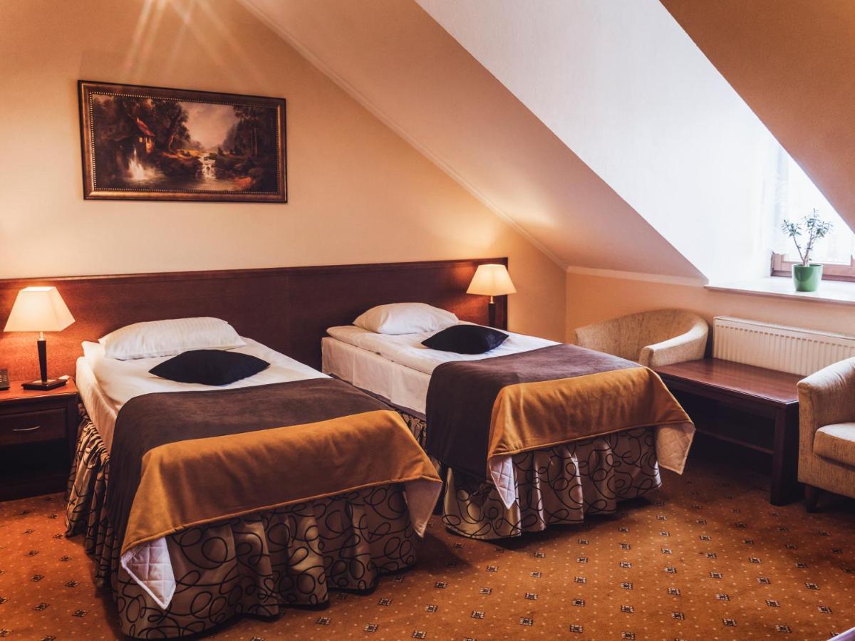 Hotel Osjann Бяла-Подляска Экстерьер фото