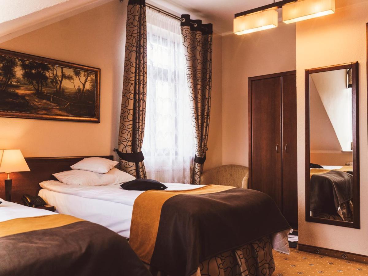 Hotel Osjann Бяла-Подляска Экстерьер фото
