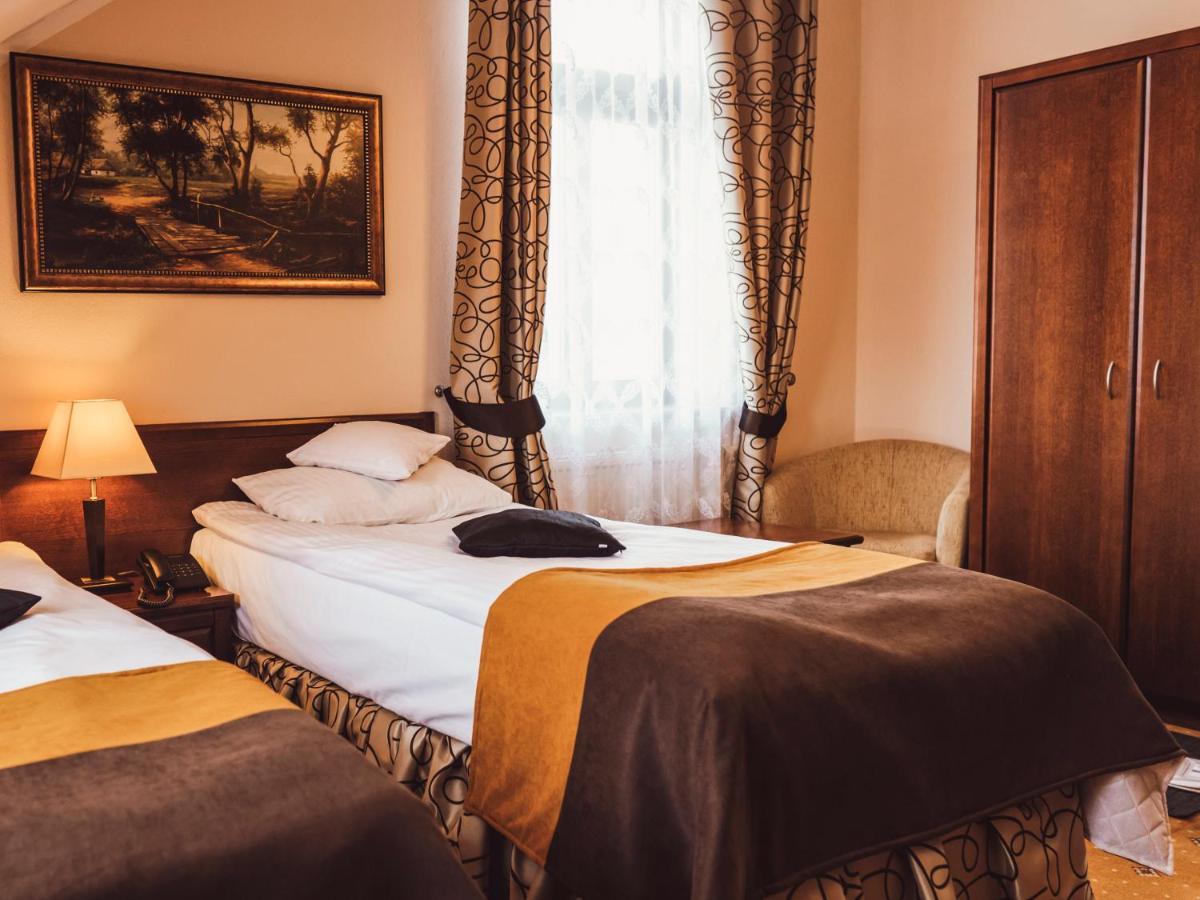 Hotel Osjann Бяла-Подляска Экстерьер фото